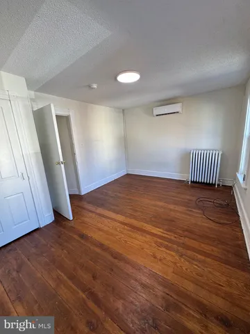 an empty room with a empty space