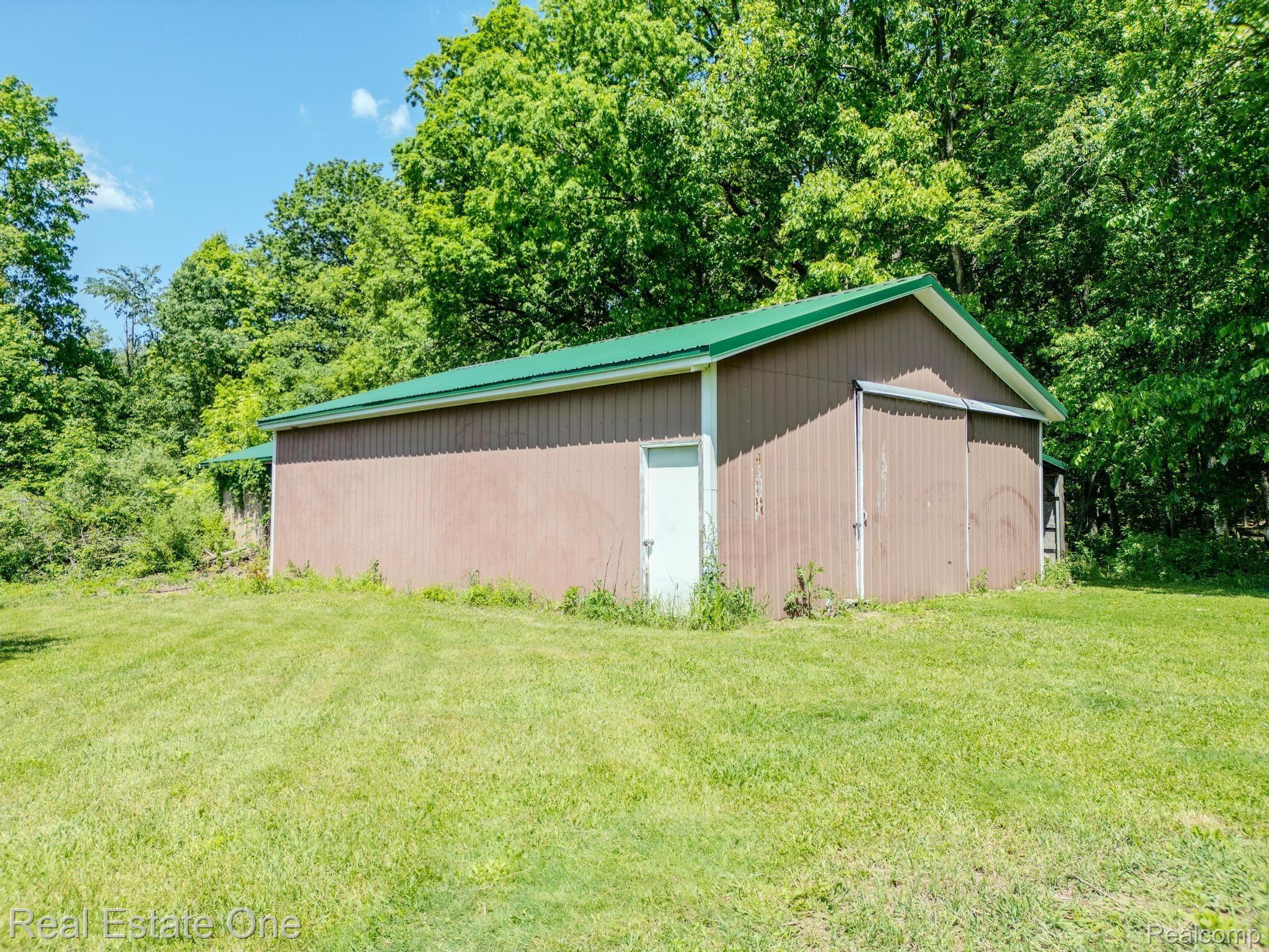2700 Hadley Road Lapeer, MI 48446 - Photo 52 of 64 Fantastic Out building