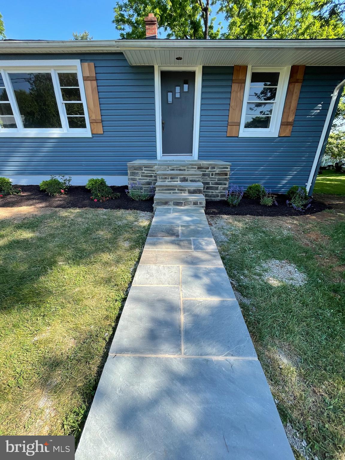 209 West 5th Avenue Ranson, WV 25438 - Photo 3 of 19