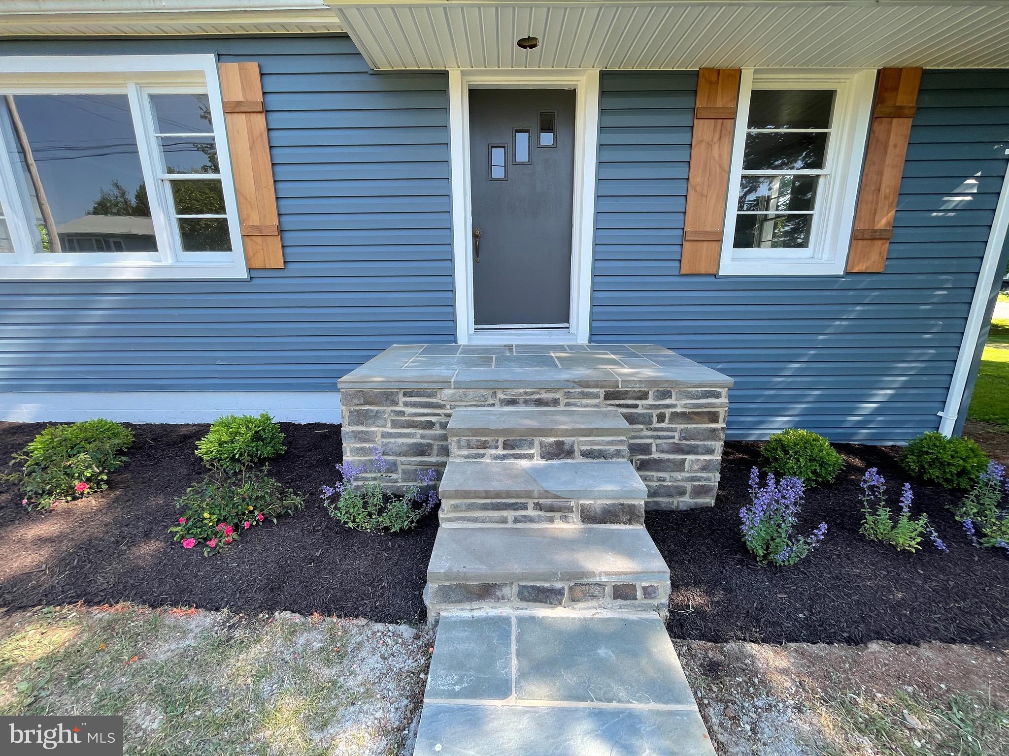 209 West 5th Avenue Ranson, WV 25438 - Photo 4 of 19
