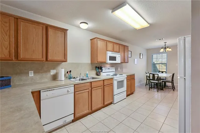 $2,000 | 3546 Paloma Ridge Drive, College Station, TX 77845