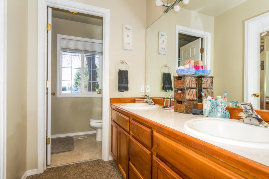2035 Southwest 35th Street Redmond, OR 97756 - Photo 14 of 24 35th St SW 2035 (18 of 31)