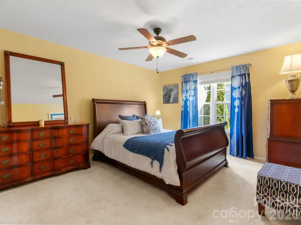$525,000 | 25 Old Pasture Way, Hendersonville, NC 28739