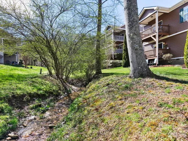 $525,000 | 25 Old Pasture Way, Hendersonville, NC 28739