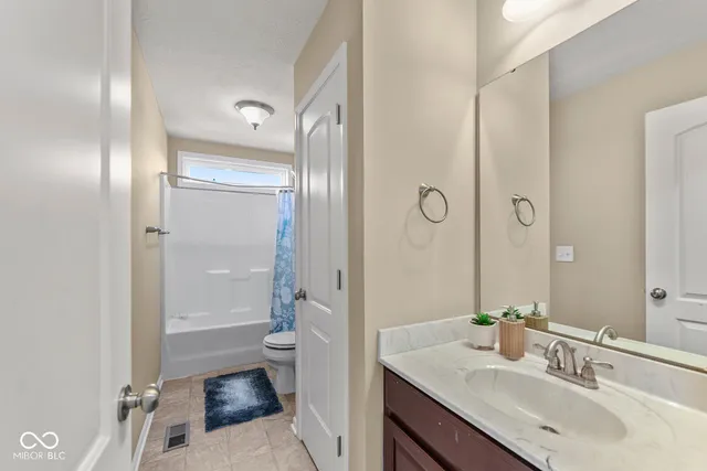 $925,000 | 7211 Bellini Lane, Indianapolis, IN 46259