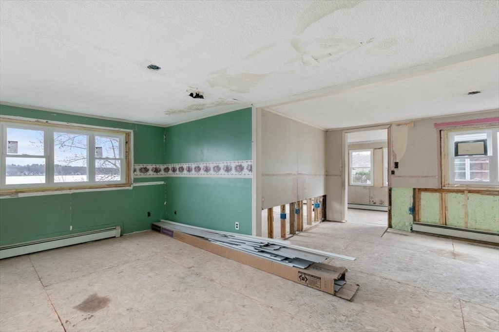 12 Shore Road Merrimac, MA 01860 - Photo 16 of 33