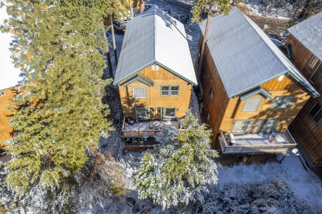 a view of an outdoor space in the balcony