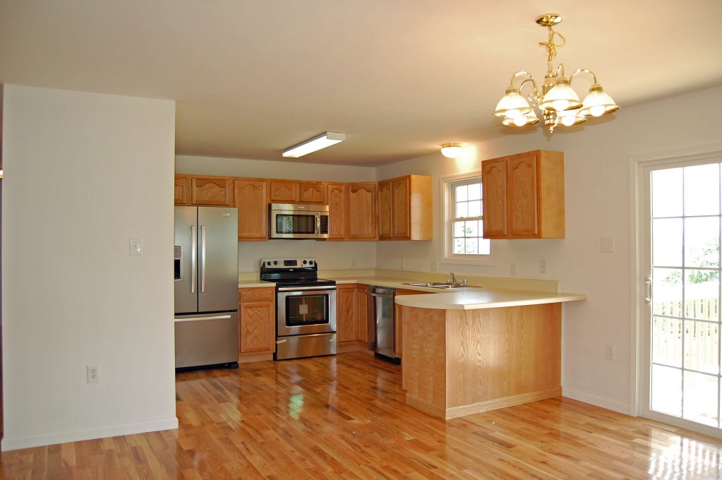 1104 Stone House Road Caldwell, WV 24925 - Photo 6 of 17 Kitchen w/Oak Cabinetry