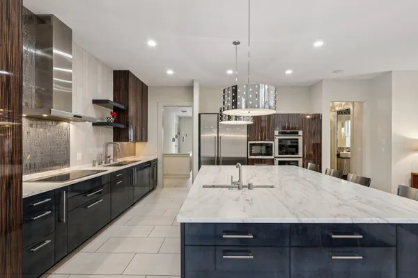 $4,995,000 | 14 White Tail Lane, Oconomowoc Lake, WI 53066