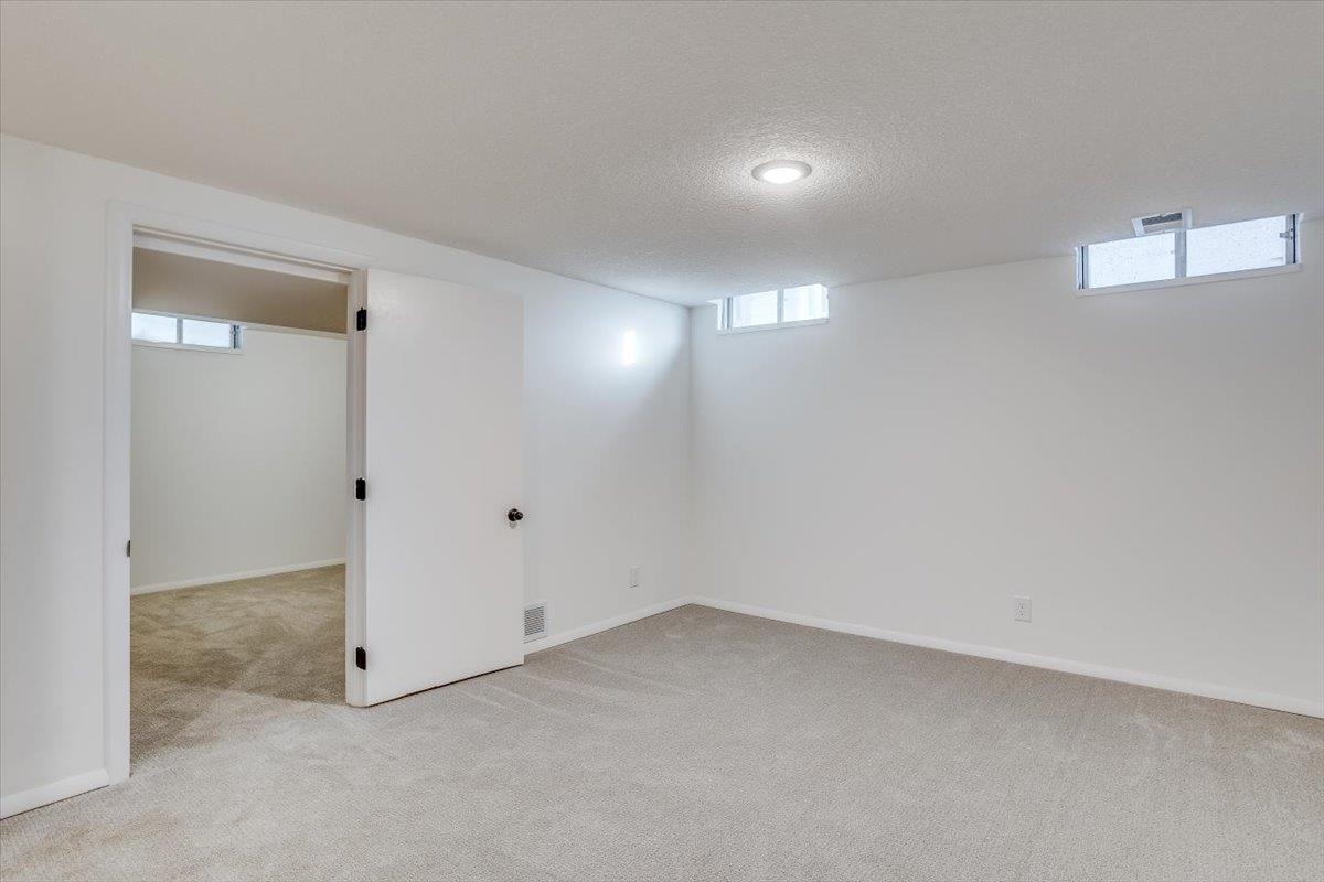 8204 East Boston Street Wichita, KS 67207 - Photo 24 of 31