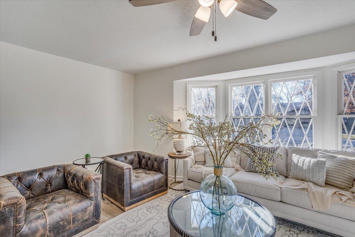 8204 East Boston Street Wichita, KS 67207 - Photo 4 of 31