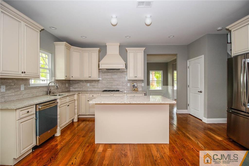 628 New Dover Road Colonia, NJ 07067 - Photo 12 of 25 Gallery Image 12