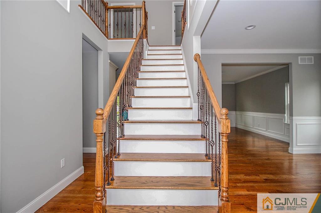 628 New Dover Road Colonia, NJ 07067 - Photo 4 of 25 Gallery Image 4