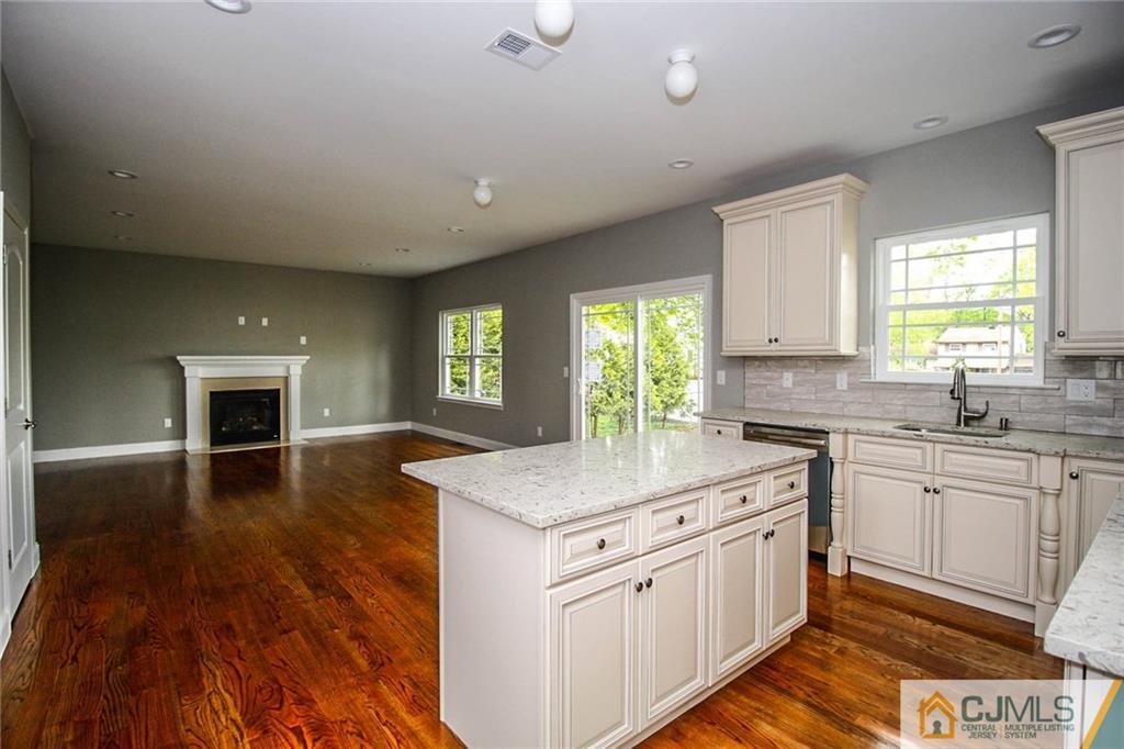 628 New Dover Road Colonia, NJ 07067 - Photo 9 of 25 Gallery Image 9