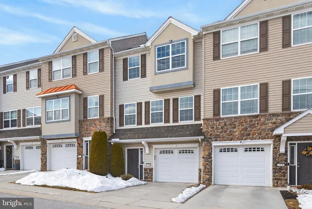 $249,000 | 2436 Schultz Way, Unit 19, York, PA 17402