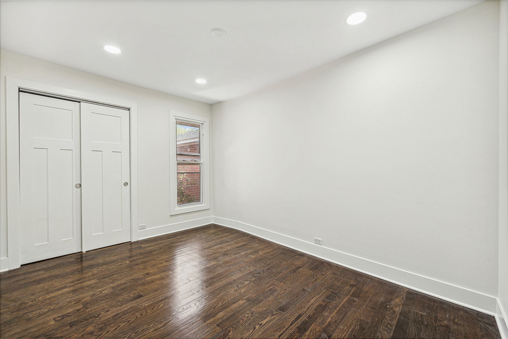 1050 Oxford Road Deerfield, IL 60015 - Photo 14 of 27 Gallery Image 14