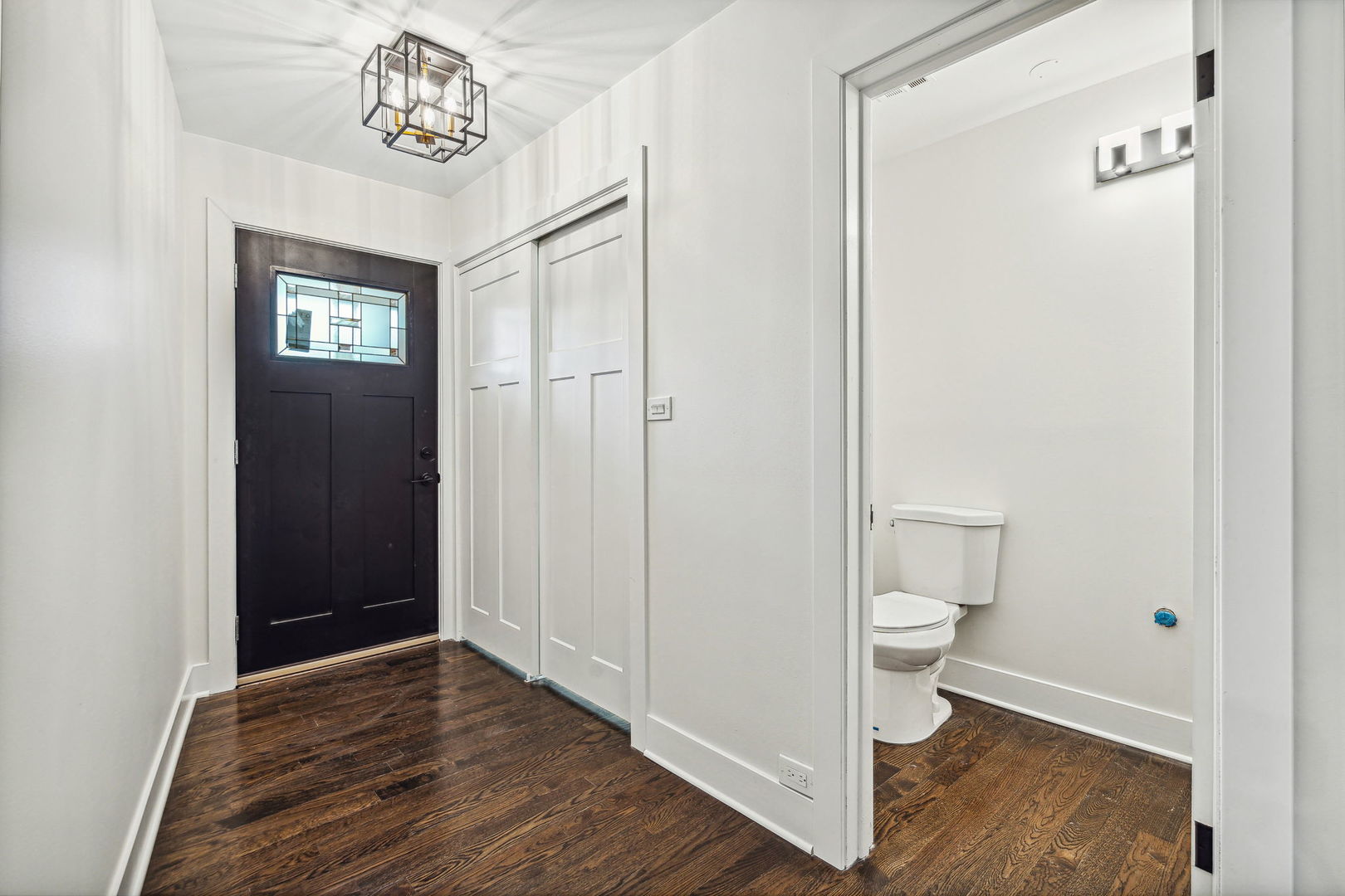 1050 Oxford Road Deerfield, IL 60015 - Photo 2 of 27 Gallery Image 2