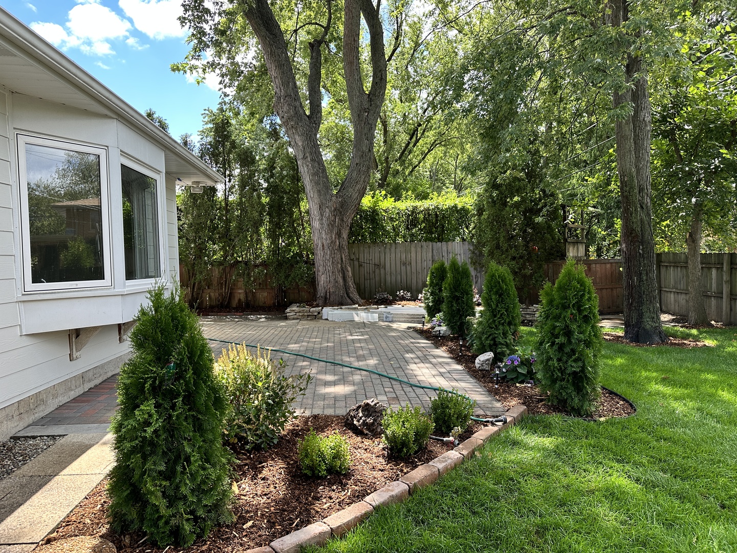 1050 Oxford Road Deerfield, IL 60015 - Photo 23 of 27 Gallery Image 23