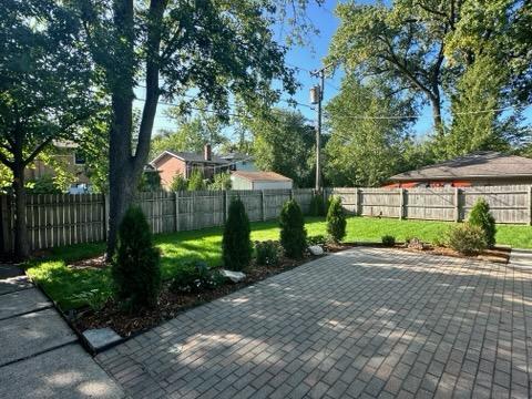1050 Oxford Road Deerfield, IL 60015 - Photo 24 of 27 Gallery Image 24