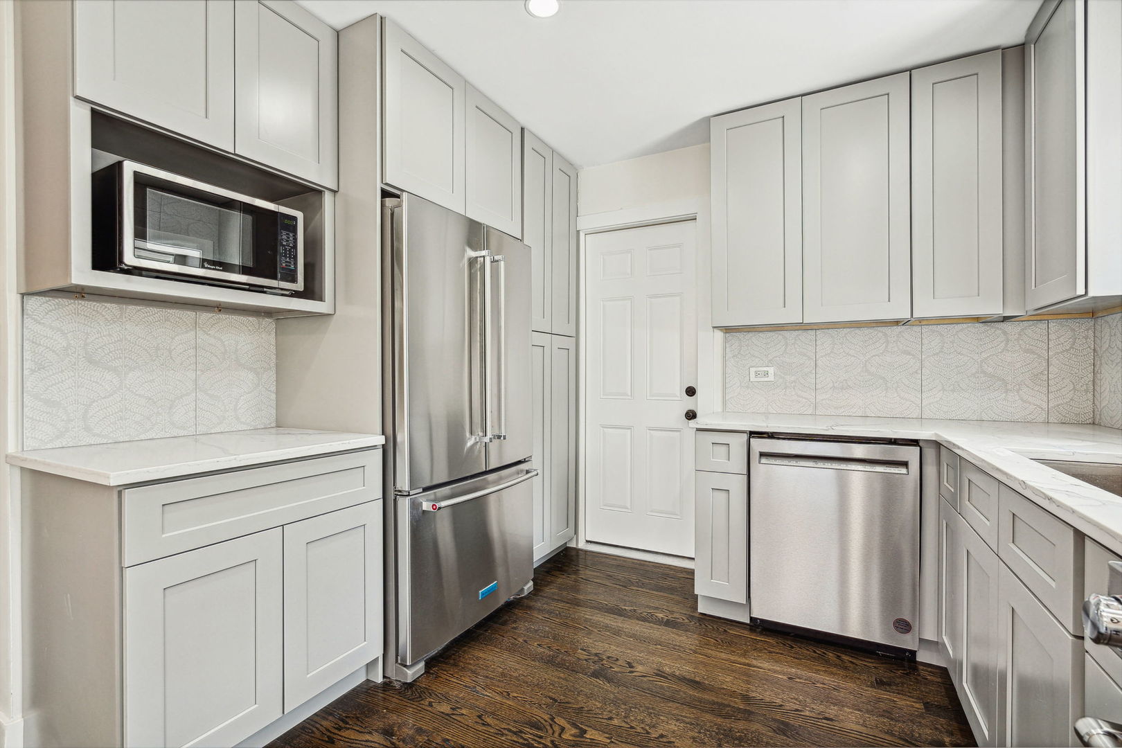 1050 Oxford Road Deerfield, IL 60015 - Photo 5 of 27 Gallery Image 5