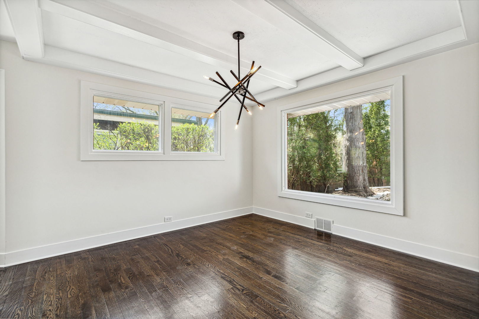 1050 Oxford Road Deerfield, IL 60015 - Photo 7 of 27 Gallery Image 7