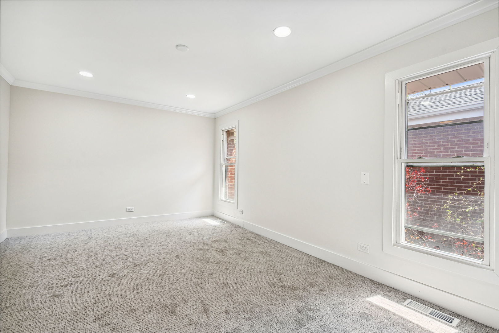 1050 Oxford Road Deerfield, IL 60015 - Photo 10 of 27 Gallery Image 10