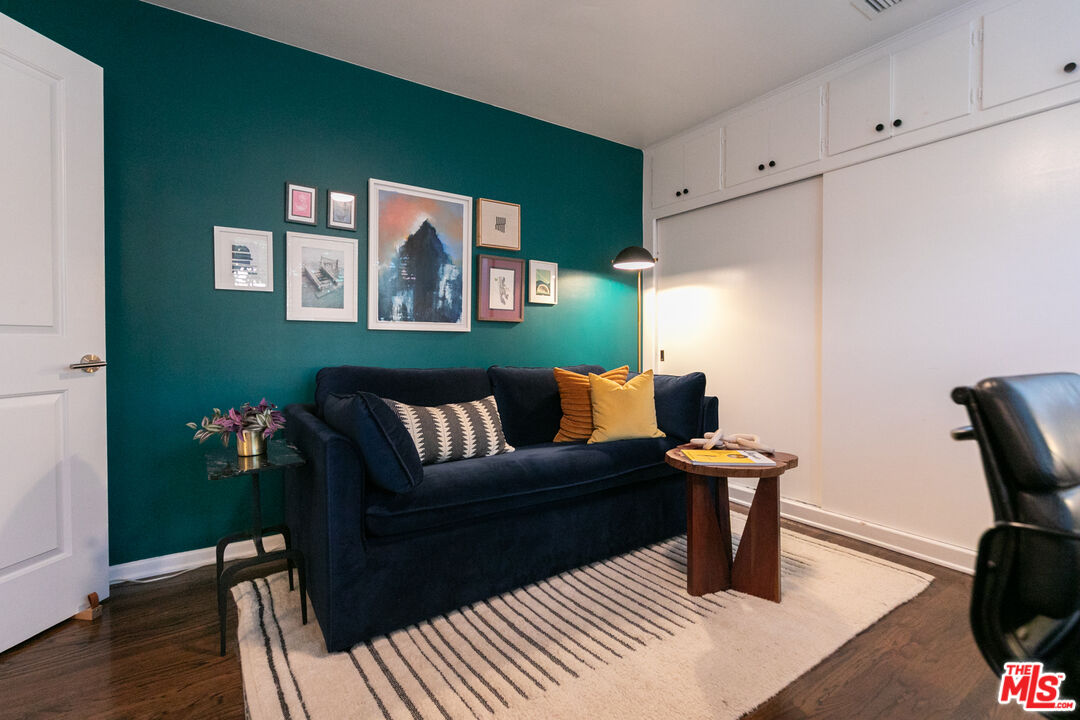 2415 8th Avenue Los Angeles, CA 90018 - Photo 45 of 55 a living room with furniture