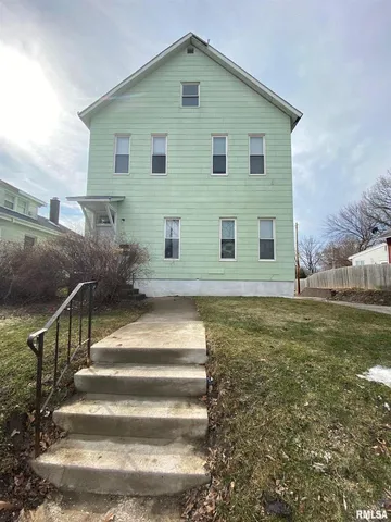 $130,000 | 1335 West 13th Street, Davenport, IA 52804