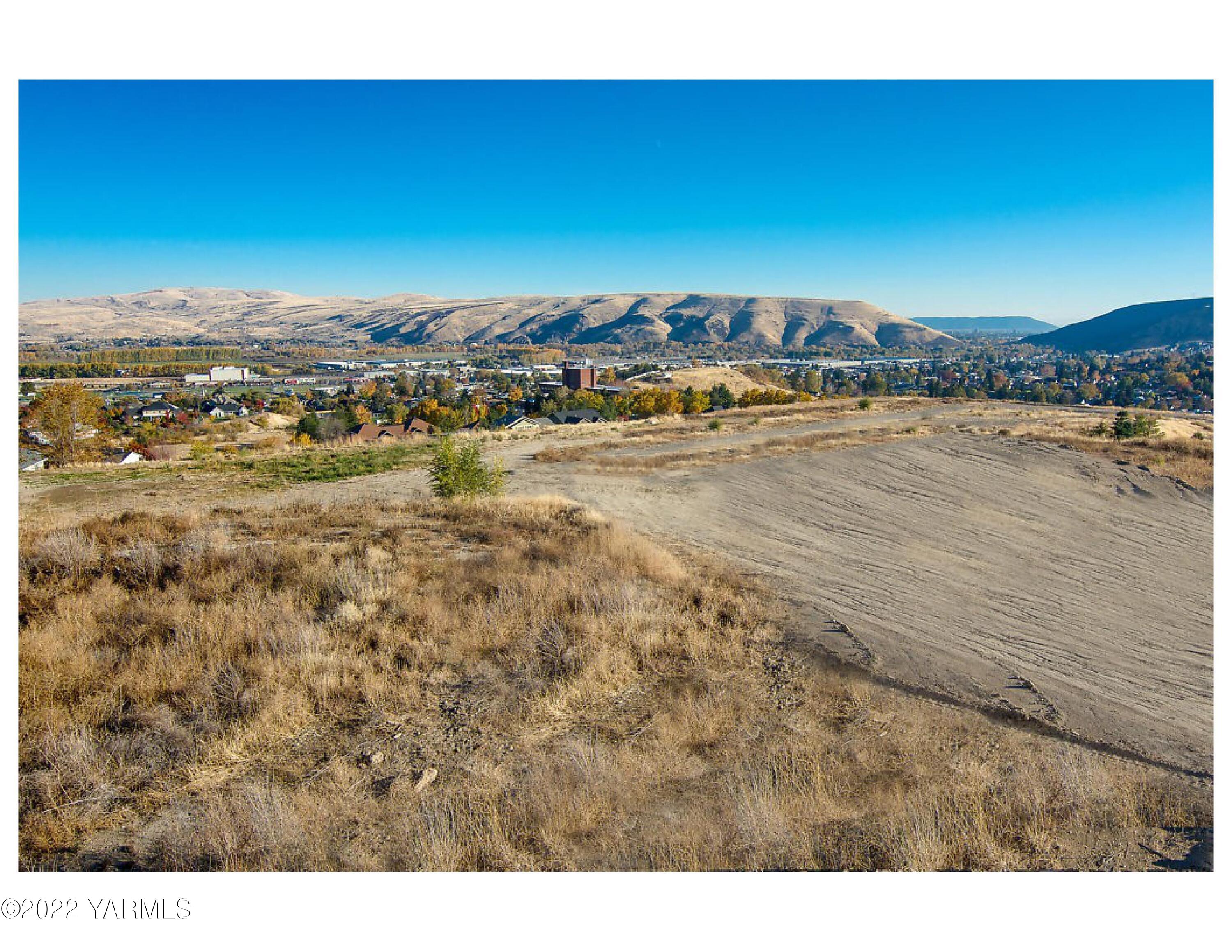 801 Selah Vista Way Avenue, Unit 6, Selah, WA 98942 Compass