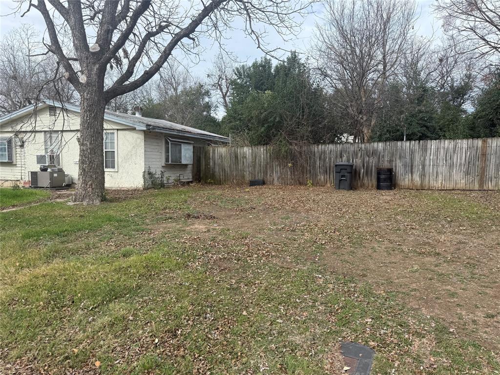 1617 Blackmon Street Waco, TX 76708 - Photo 3 of 4
