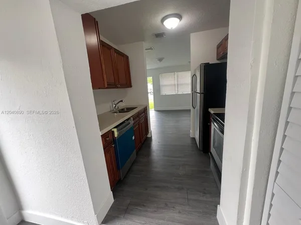$2,000 | 3251 Southwest 56th Avenue, Unit 3261, West Park, FL 33023