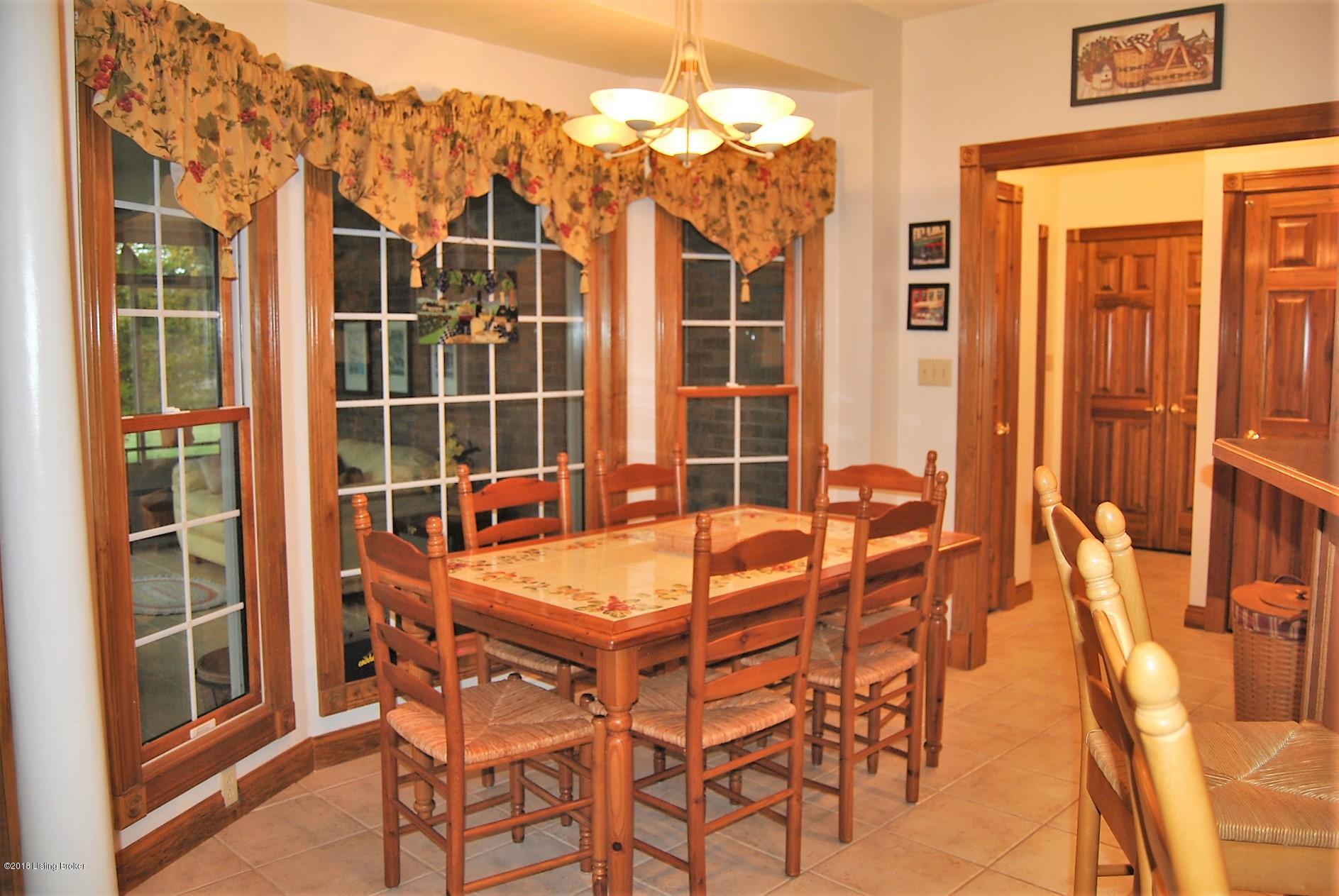 884 Clark School Road Clarkson, KY 42726 - Photo 28 of 44 Kitchen eat in area