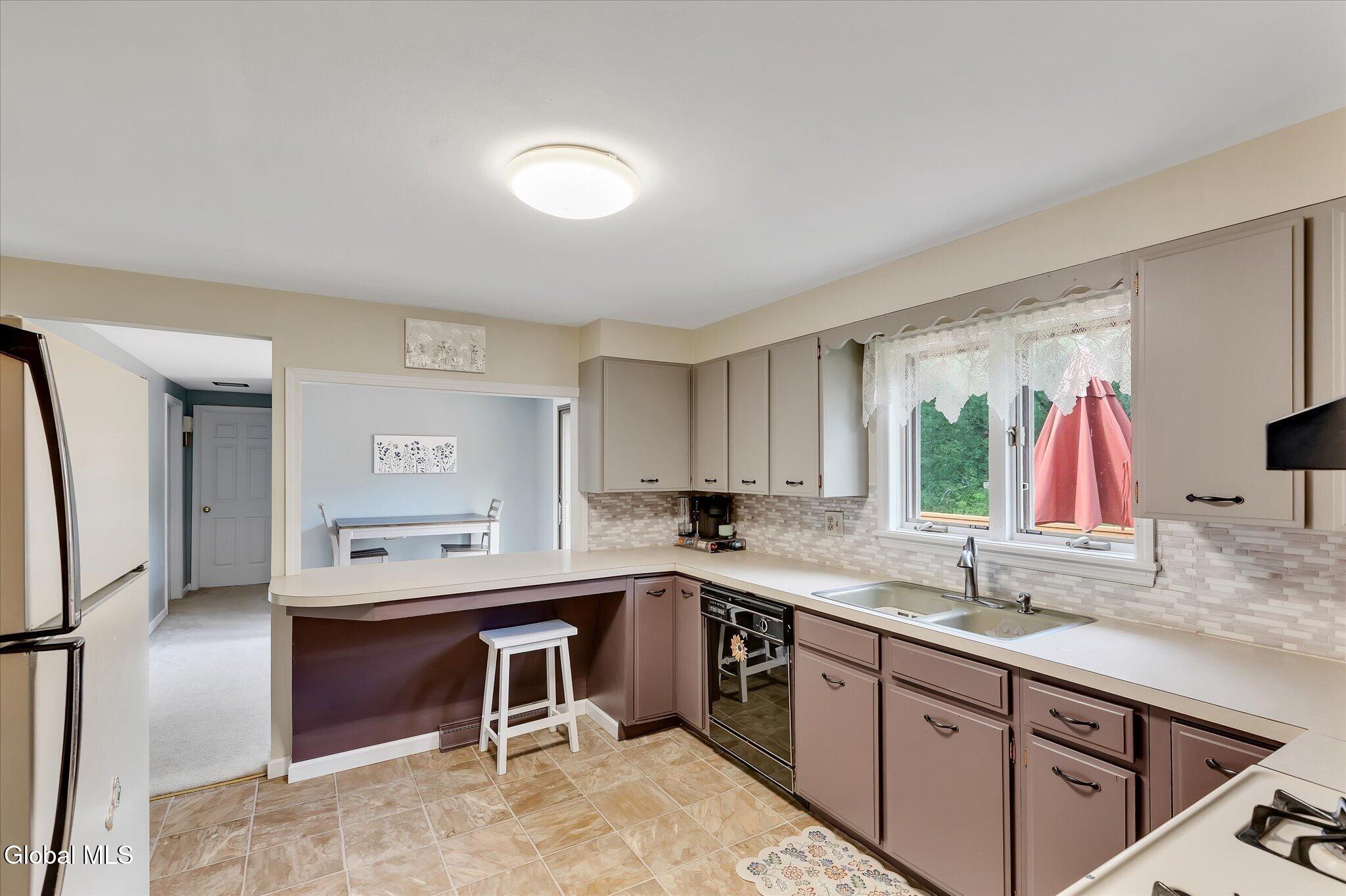 443 Gansevoort Road Moreau, NY 12828 - Photo 17 of 51 17