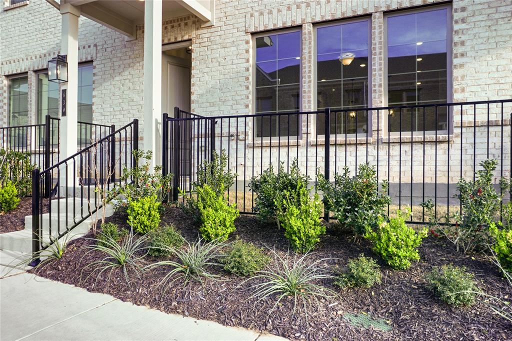 630 Blue Rdg Drive Mansfield, TX 76063 - Photo 4 of 26