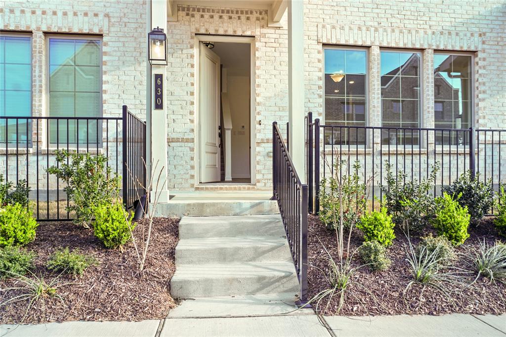 630 Blue Rdg Drive Mansfield, TX 76063 - Photo 5 of 26