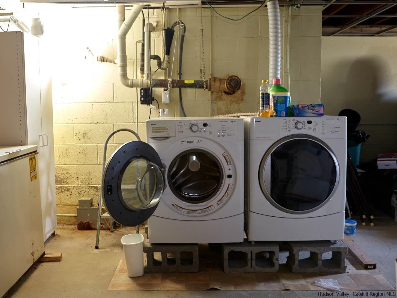 104 South Riverside Road Highland, NY 12528 - Photo 20 of 28 a view of livingroom with washer and dryer