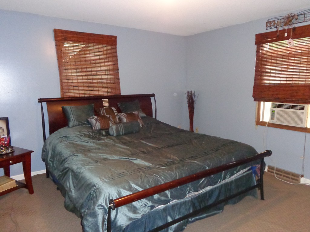 237-239 Kent Road Springfield, MA 01129 - Photo 6 of 9 Gallery Image 6