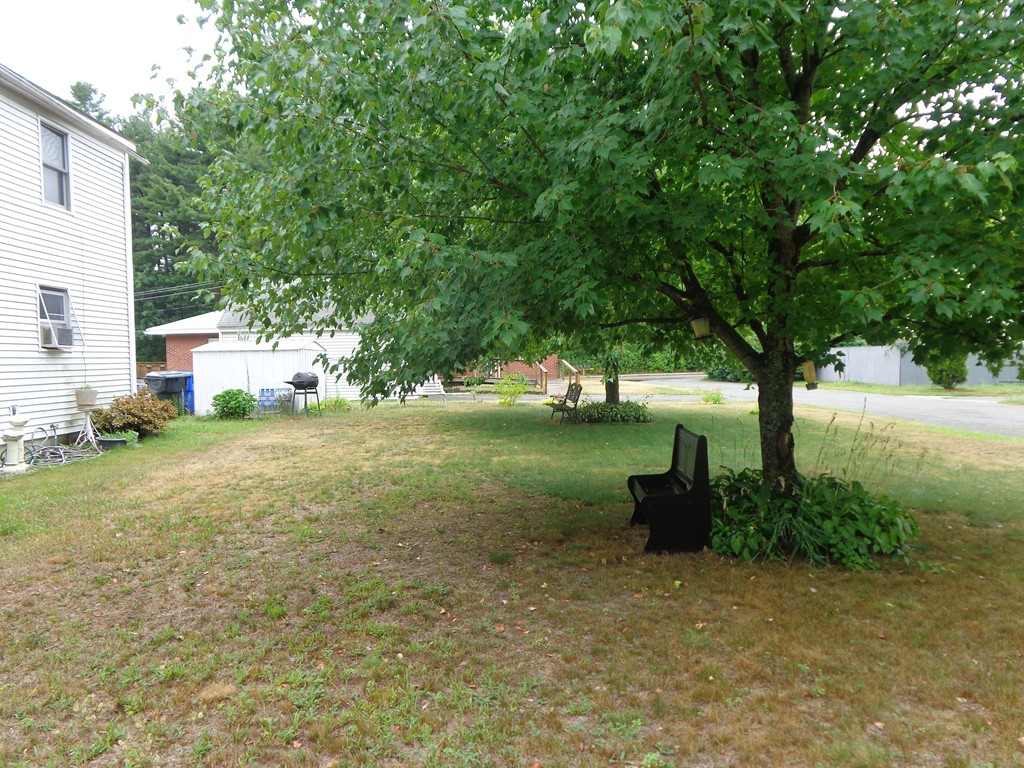 237-239 Kent Road Springfield, MA 01129 - Photo 8 of 9 Gallery Image 8
