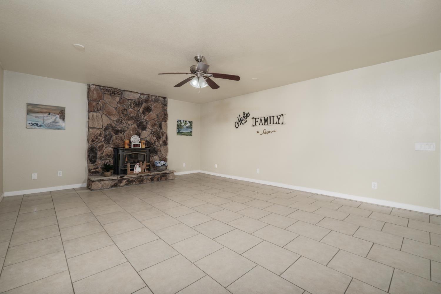 9244 Rogers Road Sacramento, CA 95829 - Photo 24 of 75 Gallery Image 24