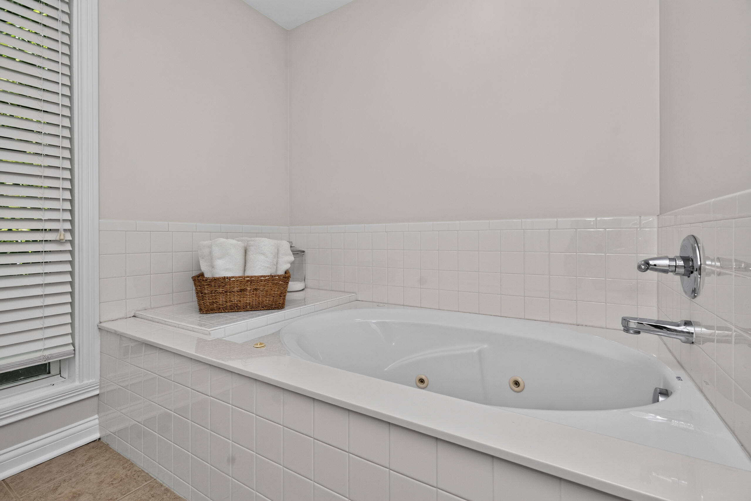 3720 Ridgeview Way Lexington, KY 40509 - Photo 27 of 38 Primary bathroom