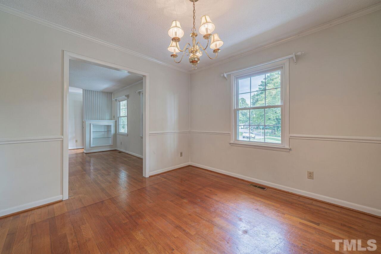 424 Chadwick Drive Raleigh, NC 27609 - Photo 6 of 30 Gallery Image 6