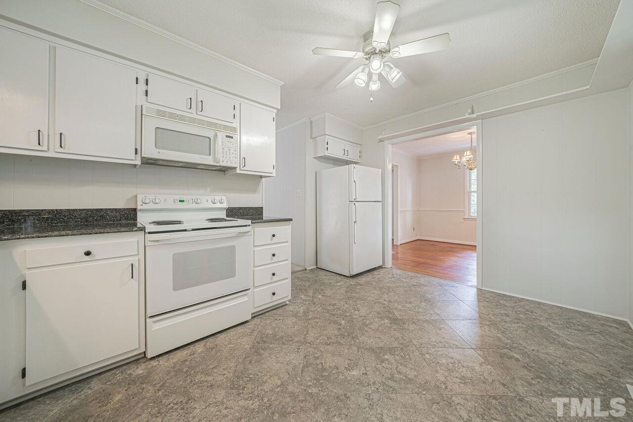 424 Chadwick Drive Raleigh, NC 27609 - Photo 9 of 30 Gallery Image 9