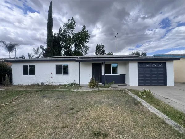 $585,000 | 424 East 1st Street, Rialto, CA 92376