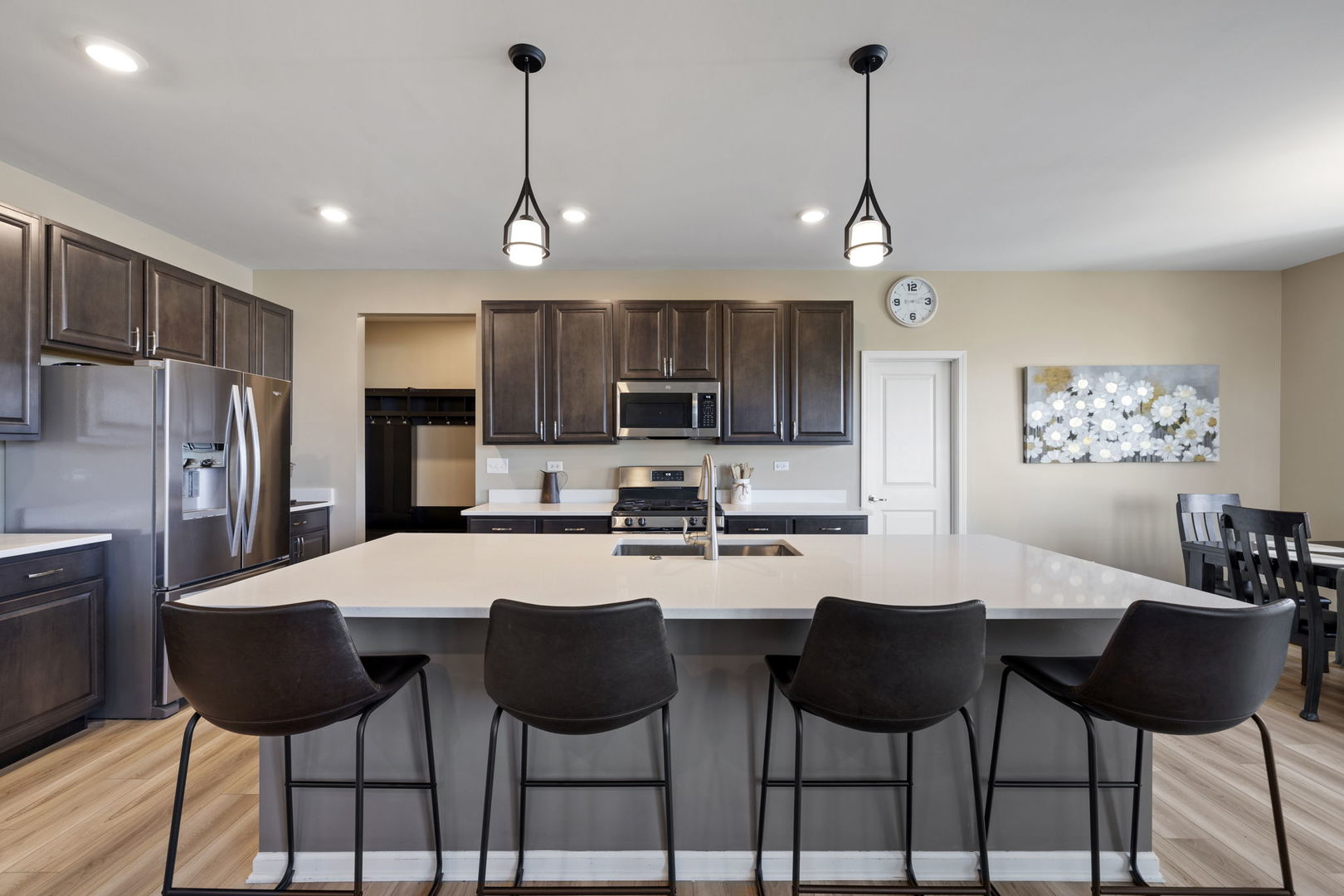 16202 Lake View Road Plainfield, IL 60586 - Photo 2 of 28 Gallery Image 2
