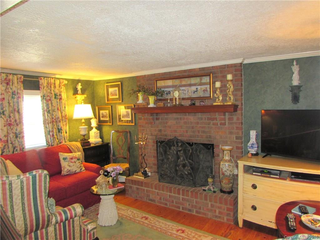 2804 Kingsburry Road Clover, SC 29710 - Photo 2 of 17 Gallery Image 2