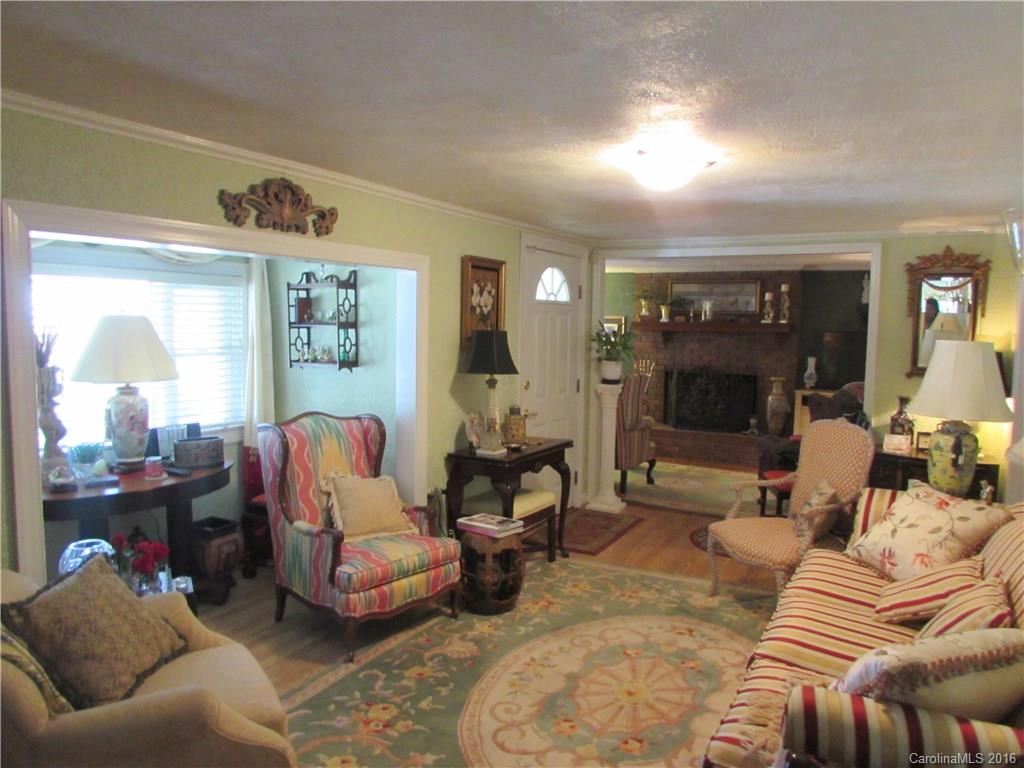 2804 Kingsburry Road Clover, SC 29710 - Photo 4 of 17 Gallery Image 4