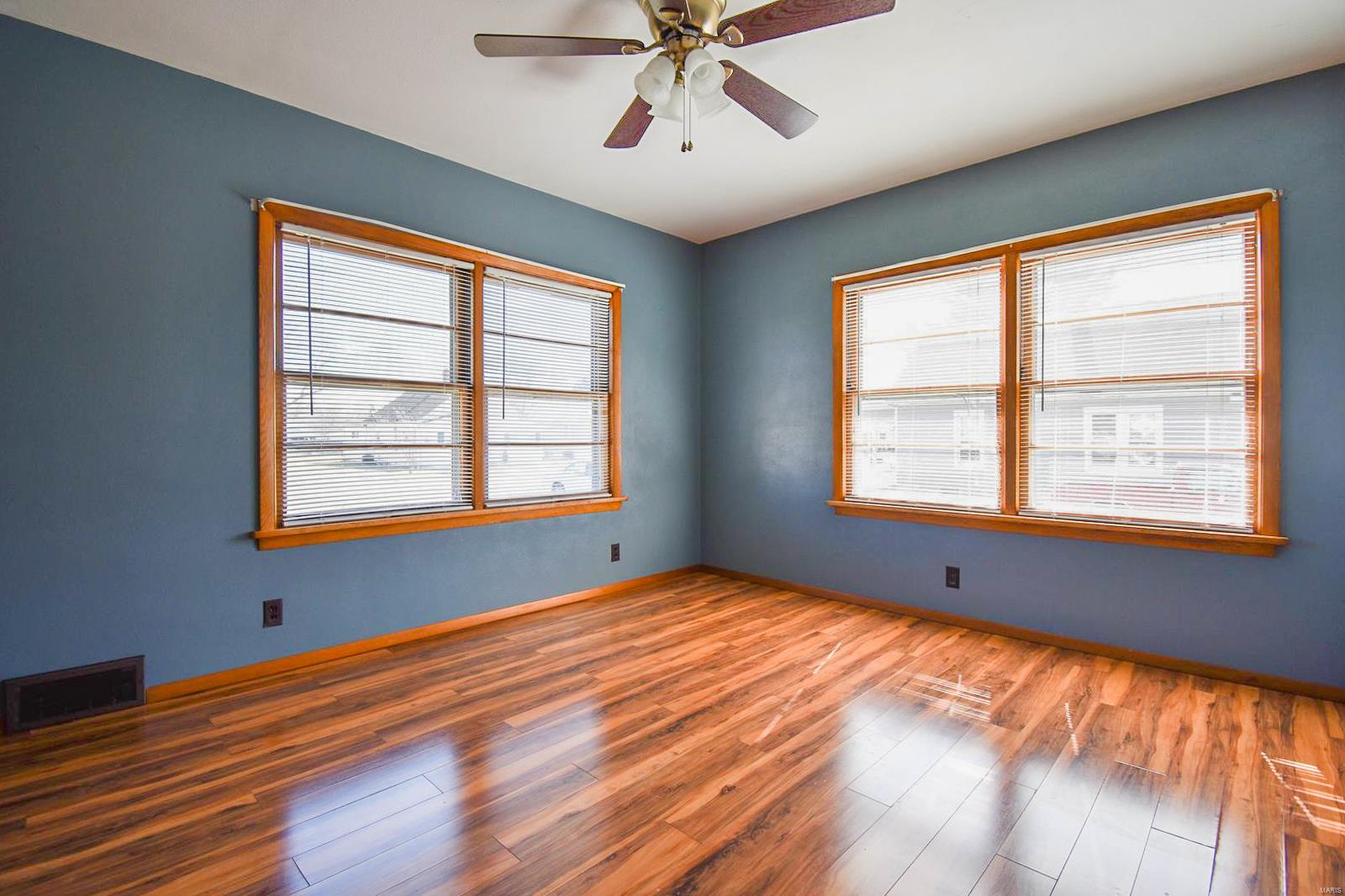 800 Abba Street Gillespie, IL 62033 - Photo 12 of 27 Gallery Image 12
