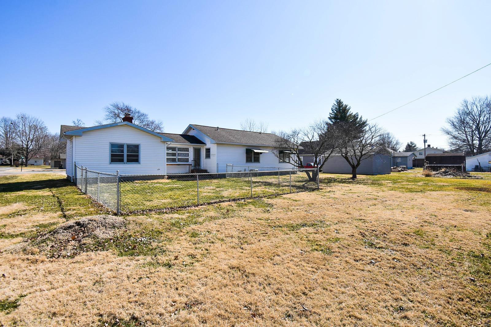 800 Abba Street Gillespie, IL 62033 - Photo 21 of 27 Gallery Image 21