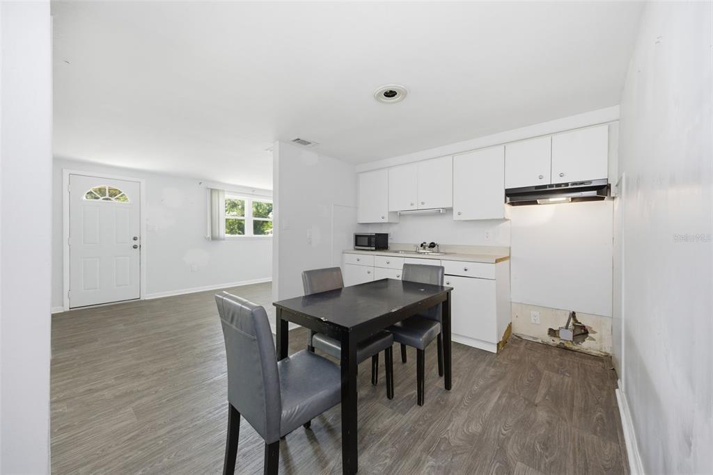 11410 Thomas Road Seffner, FL 33584 - Photo 4 of 75