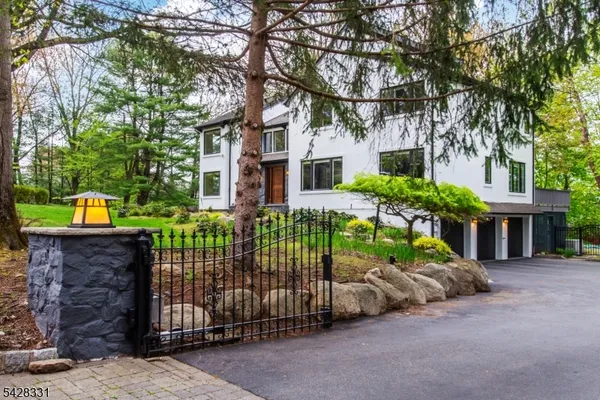 $8,000 | 179 Woodside Avenue, Franklin Lakes, NJ 07417